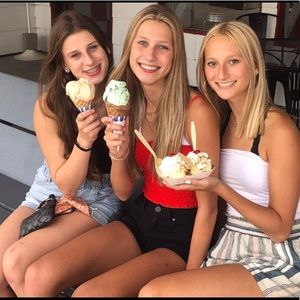 Meet your Posher, Katrina